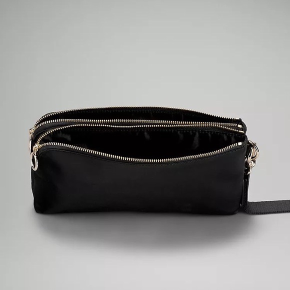 NWT Lululemon Curved Wristlet - Picture 6 of 6